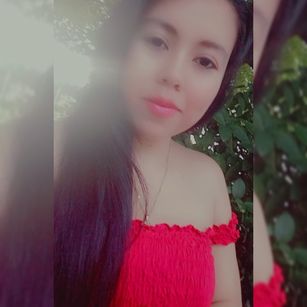 Model - Maylin curiosa