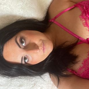 Model - Jess Anne curvy