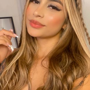 Model - Sensual Violet tattoo