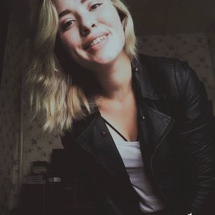 Model - Sarah biglips