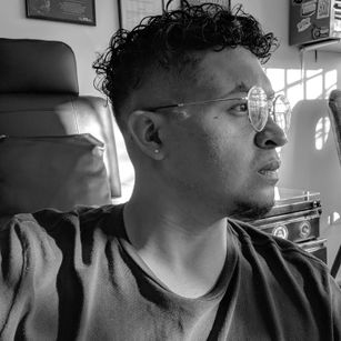 Model - Frank Efron cum