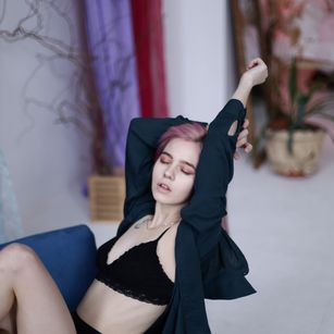 Model - Kate Moon bigboobs