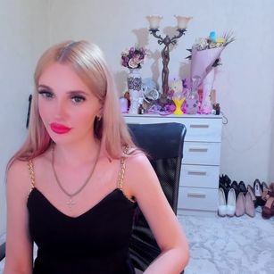 Model - Alienanna1 oilshow