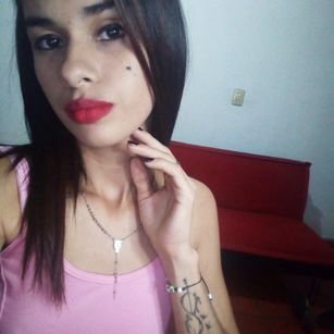 Model - ROSERUBY webcam