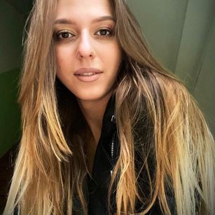 Model - Amira romantic