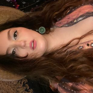 Model - Jade Violet sph