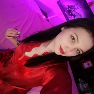 Model - Alessandra_gold Hot