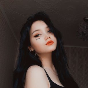 Model - Alessandra_gold 19