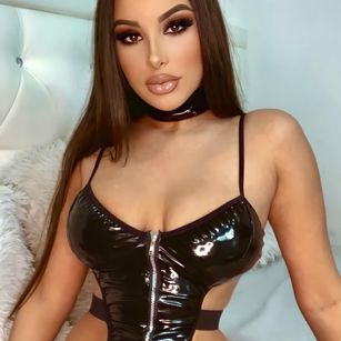 Model - LoisKei bigass