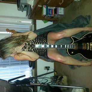 Model - HotWifeDd Amateur