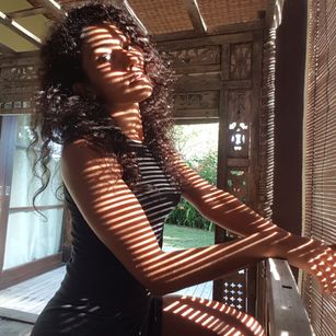 Model - Curly Sue curvy