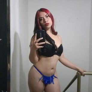 Model - Cinthia Stone deepthroat