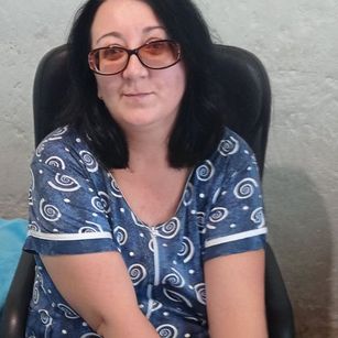 Model - AnnaGold striptease