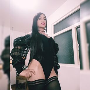 Model - Kamila Martin latina