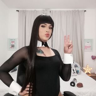 Model - Kamila Martin cock