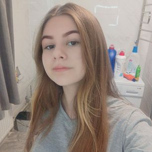 Model - Mila Azul feet