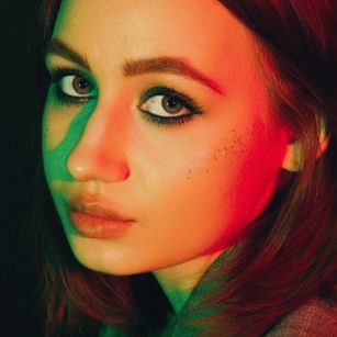 Model - LunaLovee feet