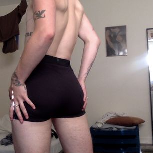 Model - Simon Wolf Trans