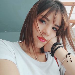 Model - Mila Moret cei