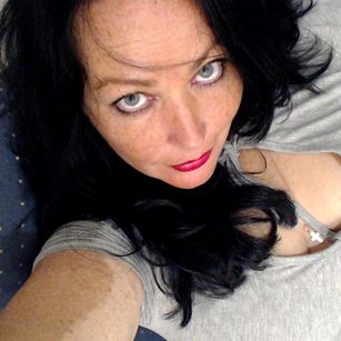 Model - BruneteBBW goodenglish