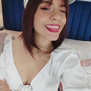 Model - Mila Moret squirt