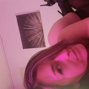 Model - Ana Mod feet