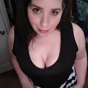 Model - Ms Bella Snow hairy