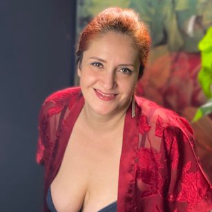 Model - Ariel bigboobs