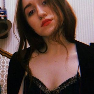 Model - MillaFancy feet