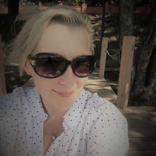 Model - NightBeauty smoking