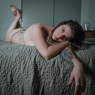 Model - Layla Lush vibrator