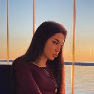 Model - Megan Fox boobs