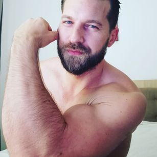 Model - Hadess_Fit arms