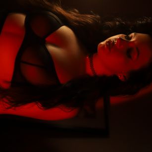 Model - Stephany bigboobs