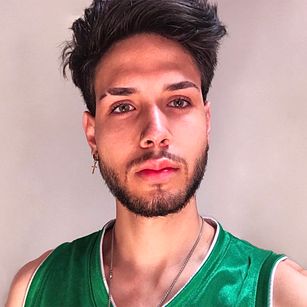 Model - SophieCanbrookAndSamBrincks footjob