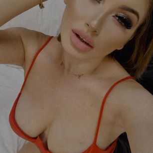 Model - LindaBrynn dirty