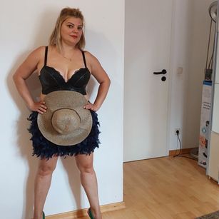 Model - LeahSwain heels