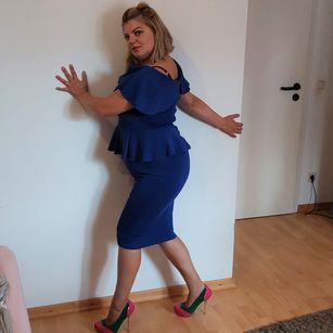 Model - LeahSwain domination