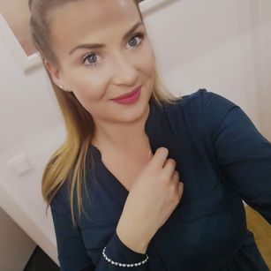 Model - Selina english