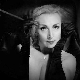 Model - NightBeauty masturbation