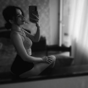 Model - Emilia horny