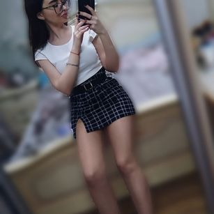 Model - Emilia striptease