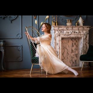 Model - VivianPaully toy