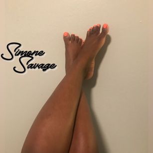 Model - Simone Savage femdom
