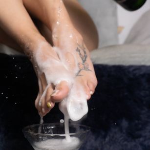 Model - Art4ursense strapon