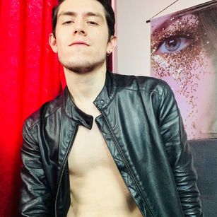 Model - Luca Dick teen