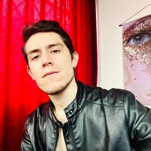 Model - Luca Dick dominant