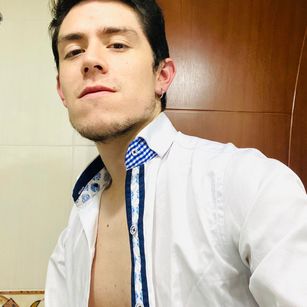 Model - Luca Dick Hot