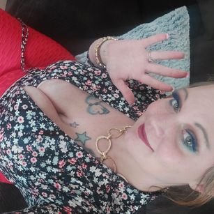 Model - Shannon Smokes taboo