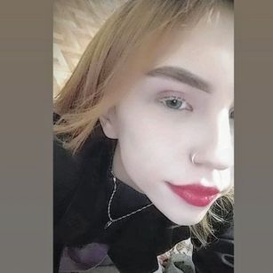 Model - SweettyPussy kisses